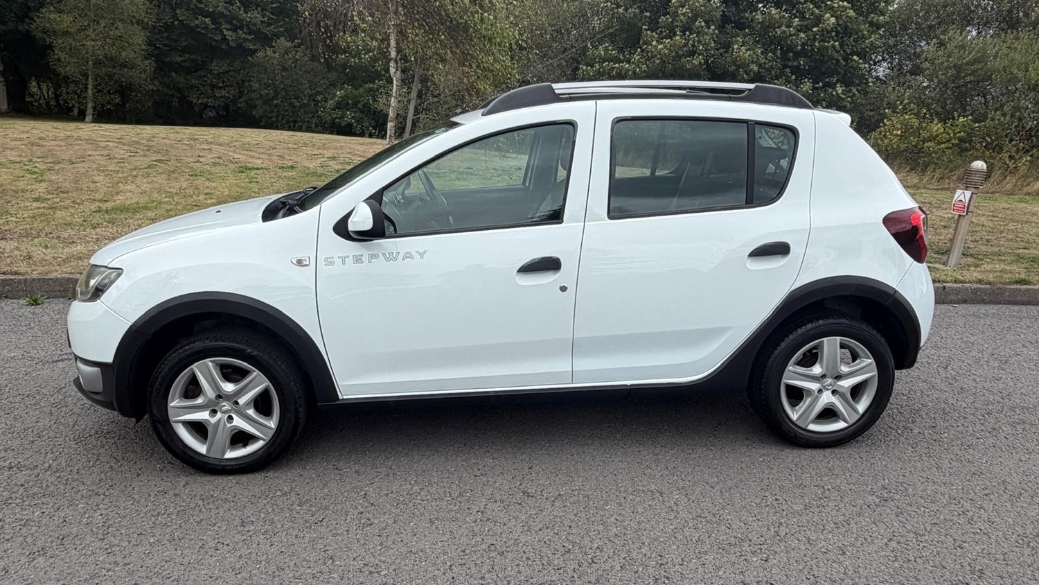 [ berth ]Dacia Sandero Stepway