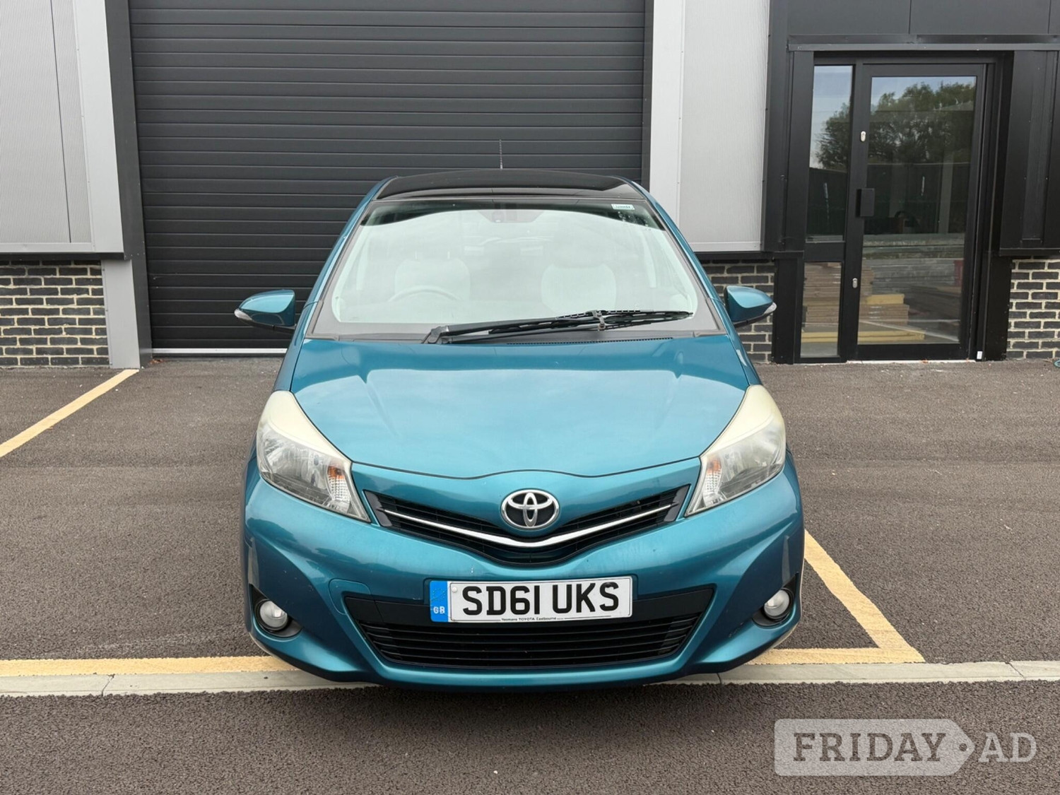 2011 Toyota Yaris 1.33 Dual VVT-i T Spirit Euro 5 5dr - Cars in Lewes