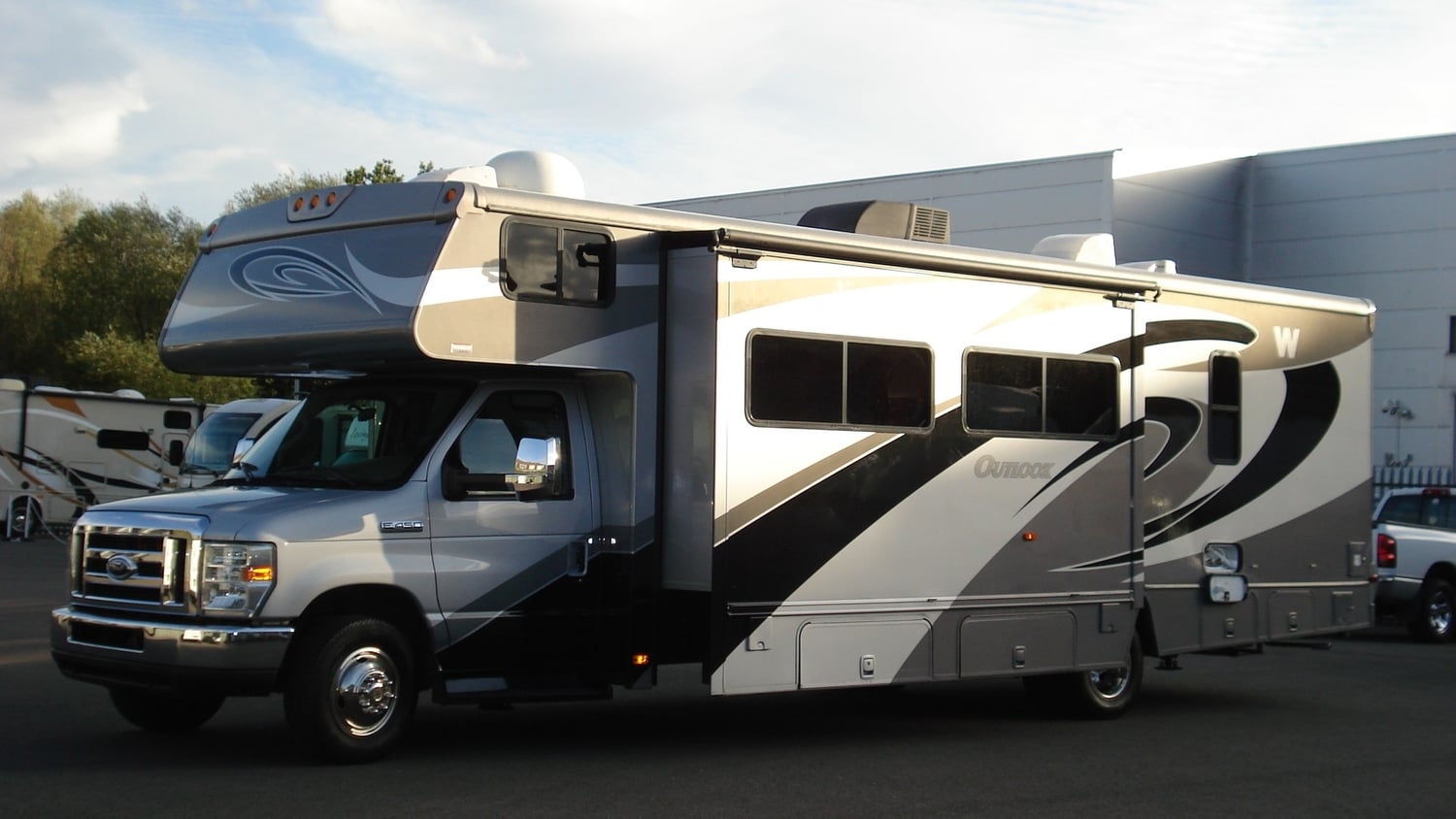 [ berth ]Winnebago Outlook