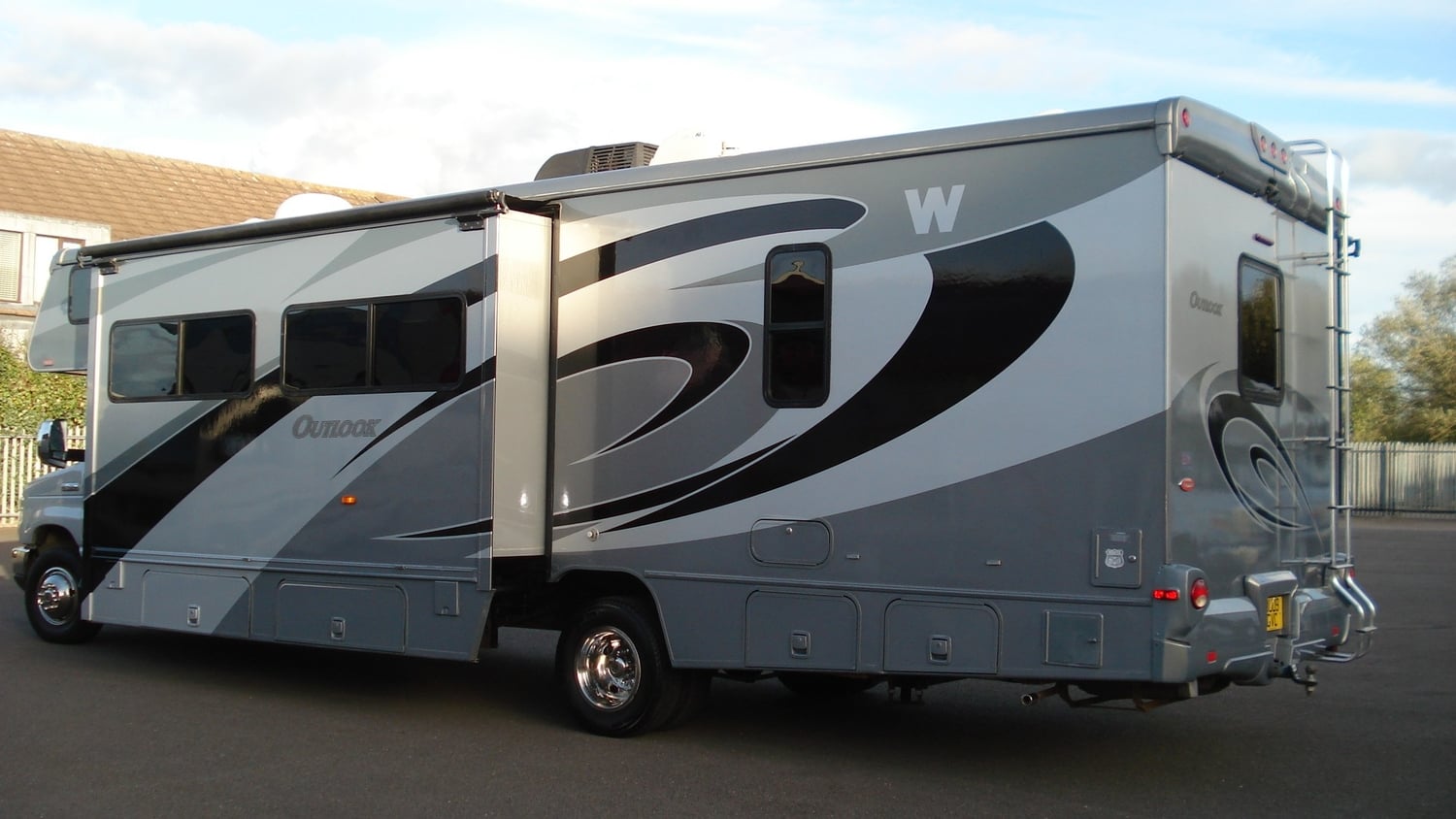 Winnebago Outlook 2009 - Motorhomes & Caravans in Bicester