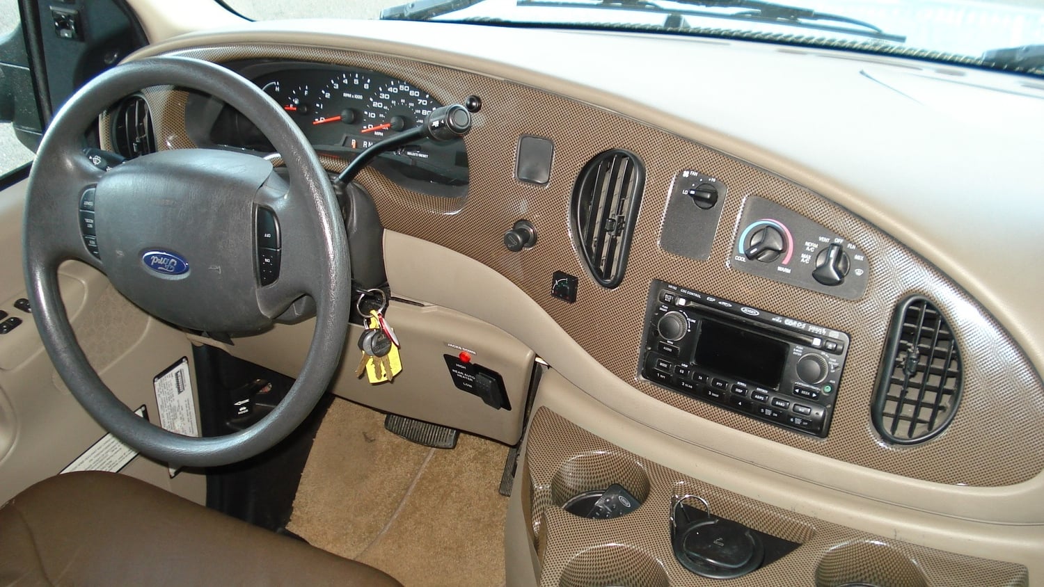 Winnebago Outlook 2009 - Motorhomes & Caravans