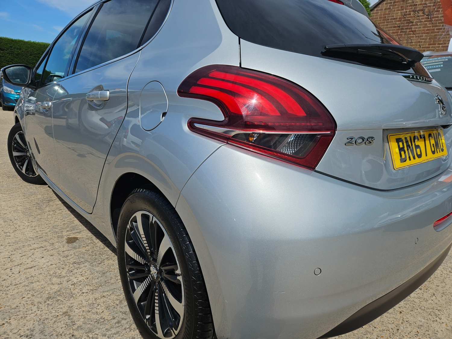 Peugeot 208 2017 - Cars