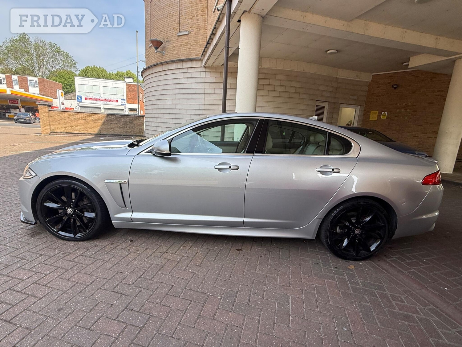 Jaguar XF 2013 - Cars in Staines