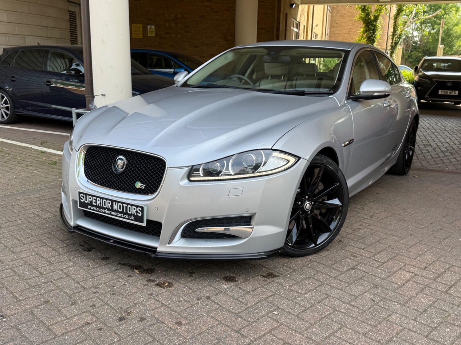[ berth ]Jaguar XF