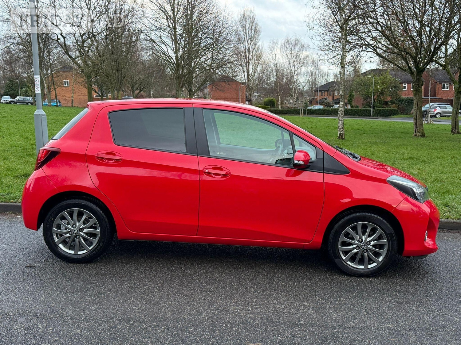 Toyota Yaris 2016 - Cars