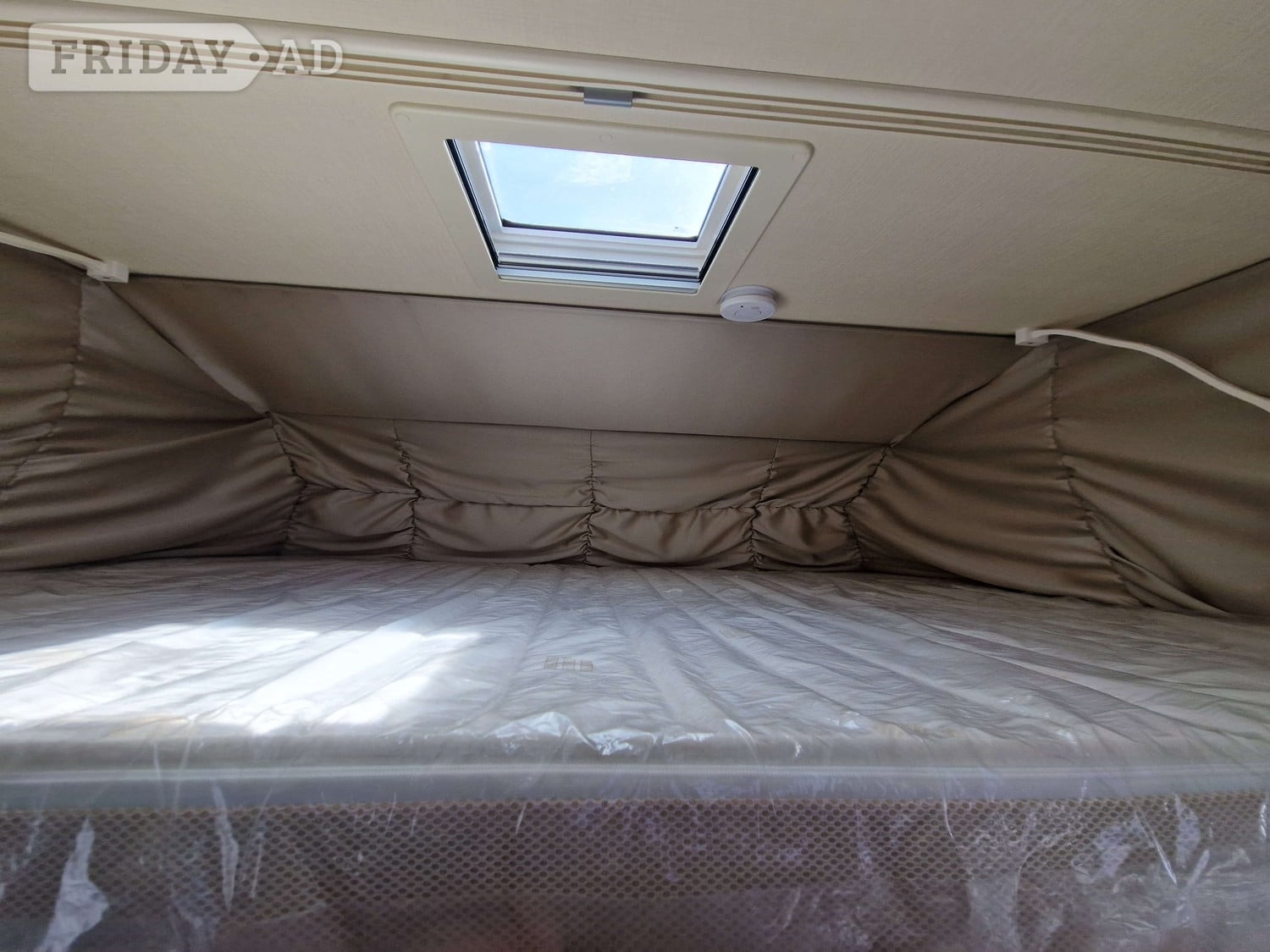 [4 berth ]Hymer B-Class ModernComfort I 580