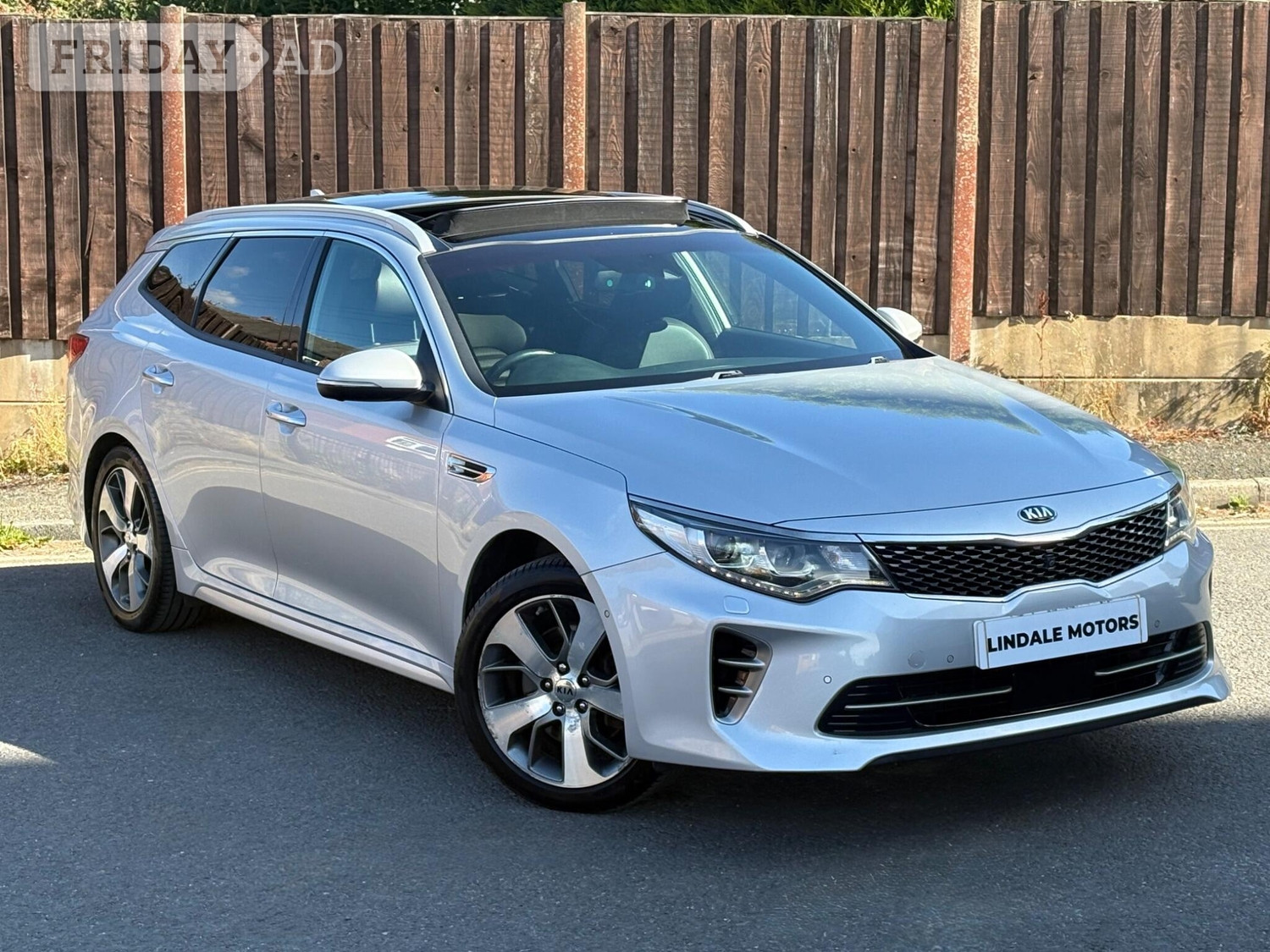 Kia Optima 2017 in Oldham