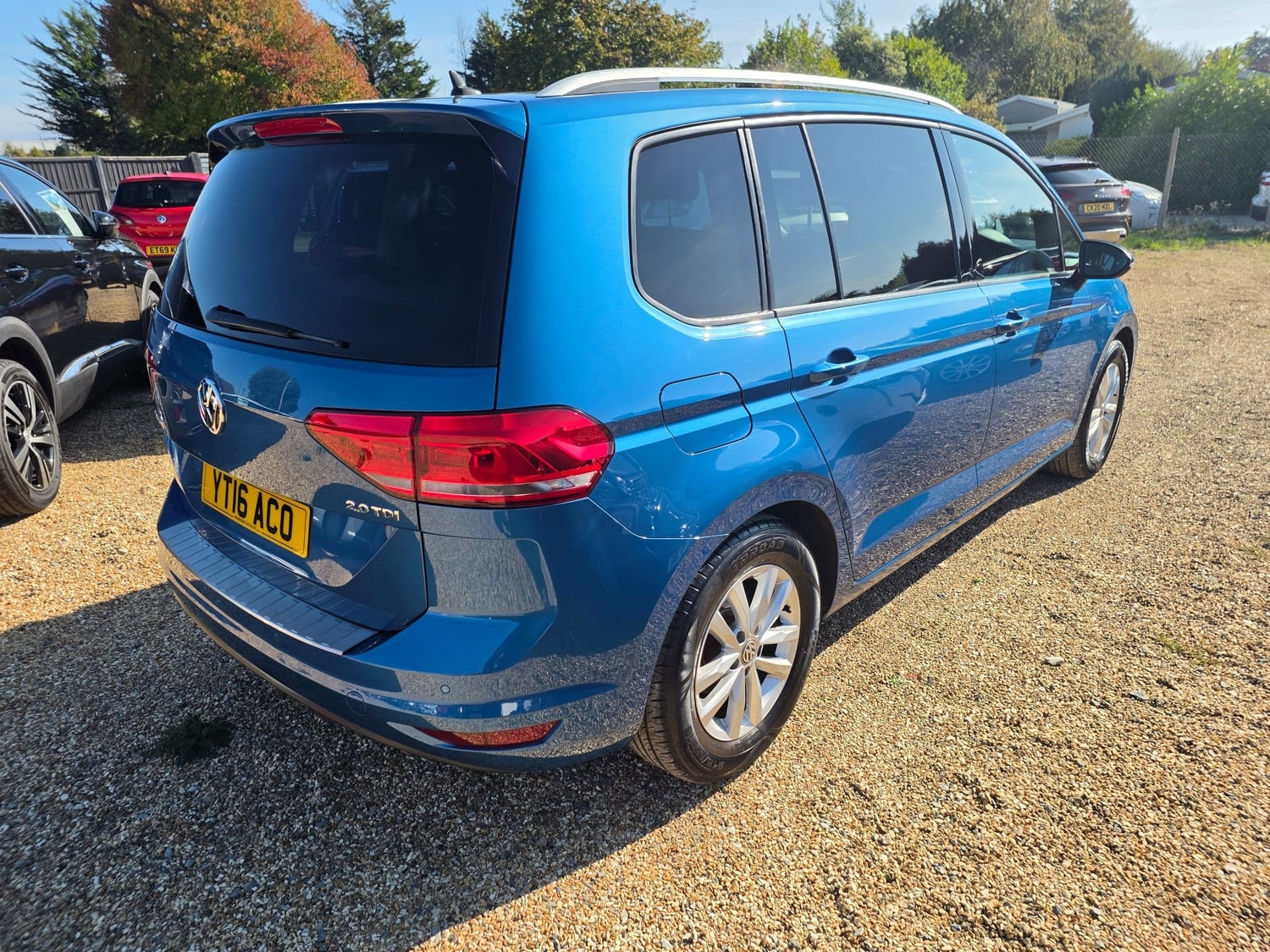 Volkswagen Touran 2016 - Cars in Littlehampton