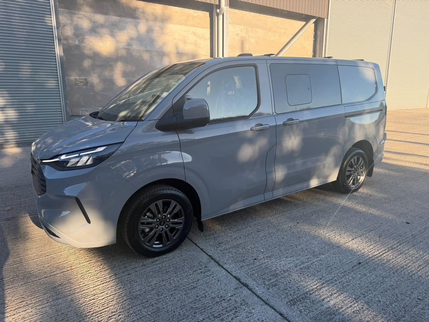 Ford Transit Custom 2026 - Vans & Commercial Vehicles