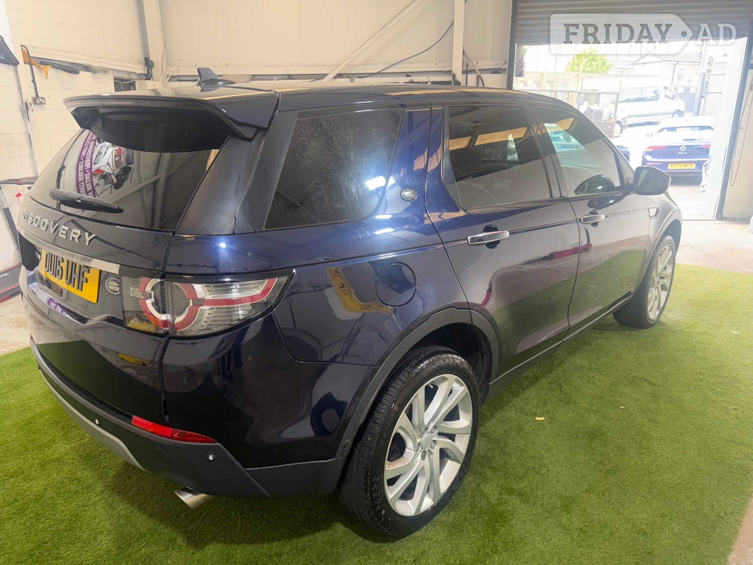 [ berth ]Land Rover Range Rover Velar