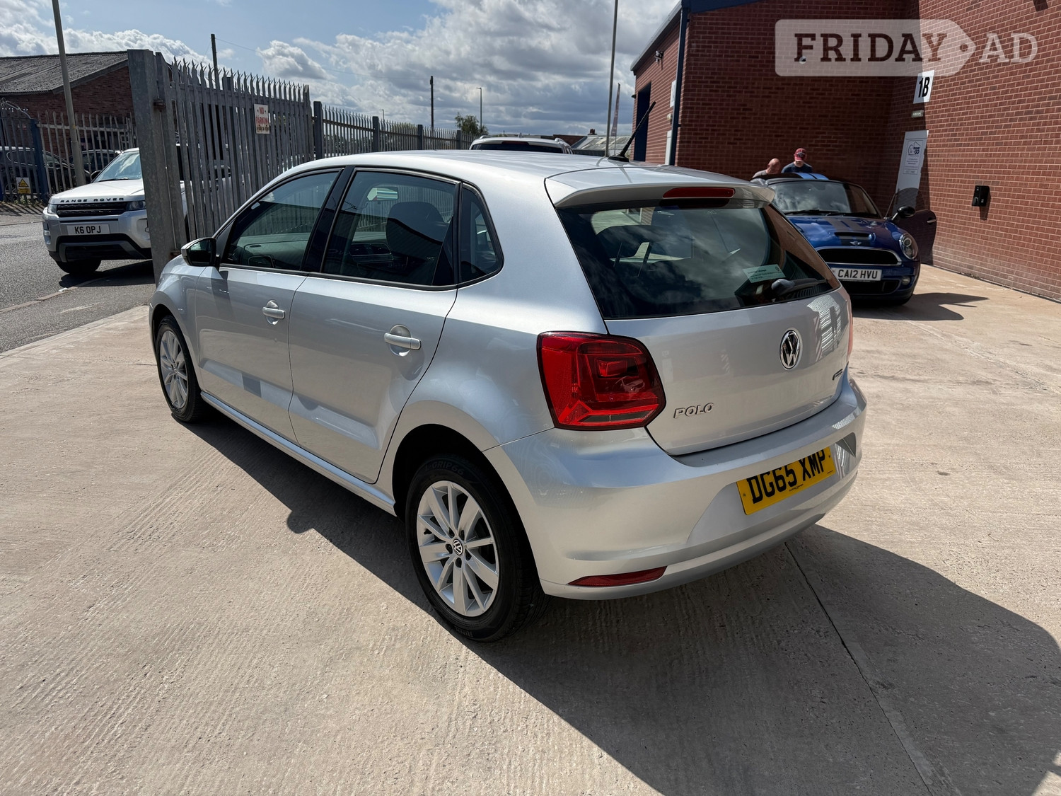 Volkswagen Polo 2015 - Cars