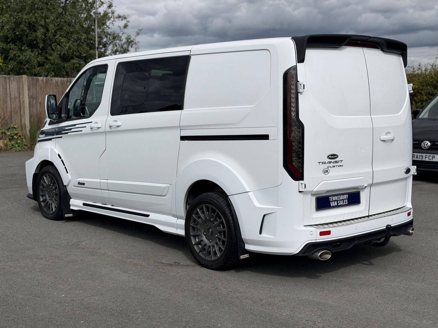 [ berth ]Ford Transit Custom