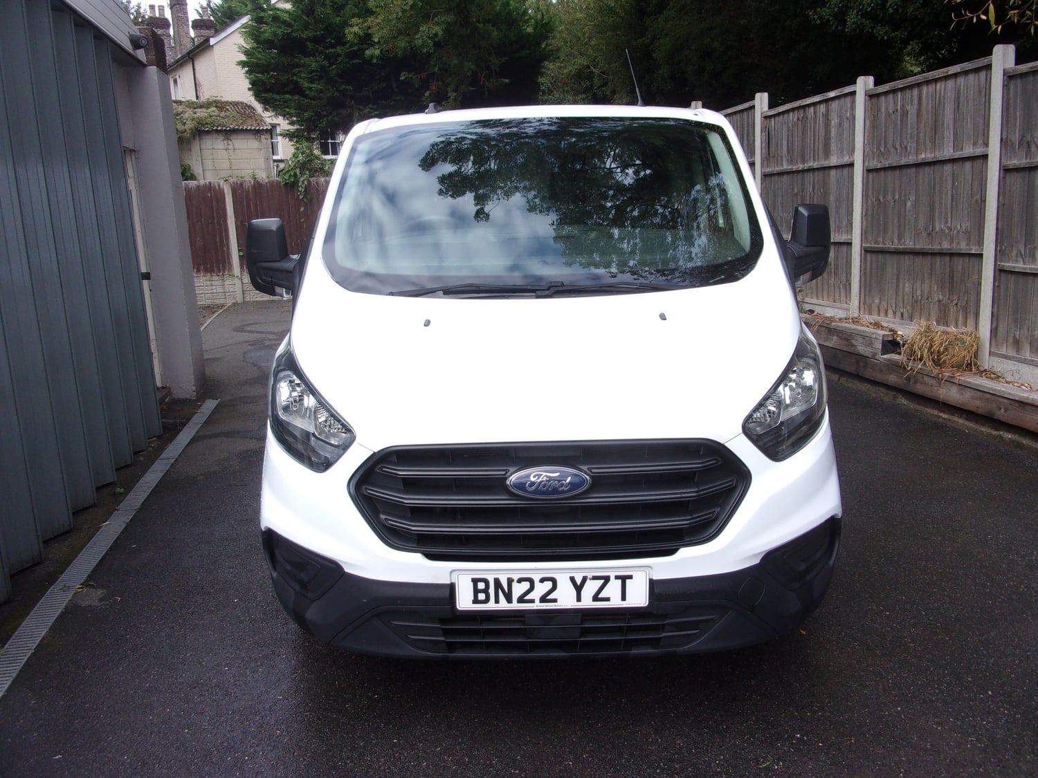 [ berth ]Ford Transit Custom