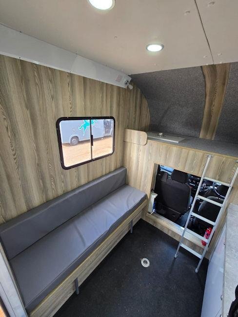 Peper Harow Trophy Twin Iveco Horsebox - Trailers & Horseboxes