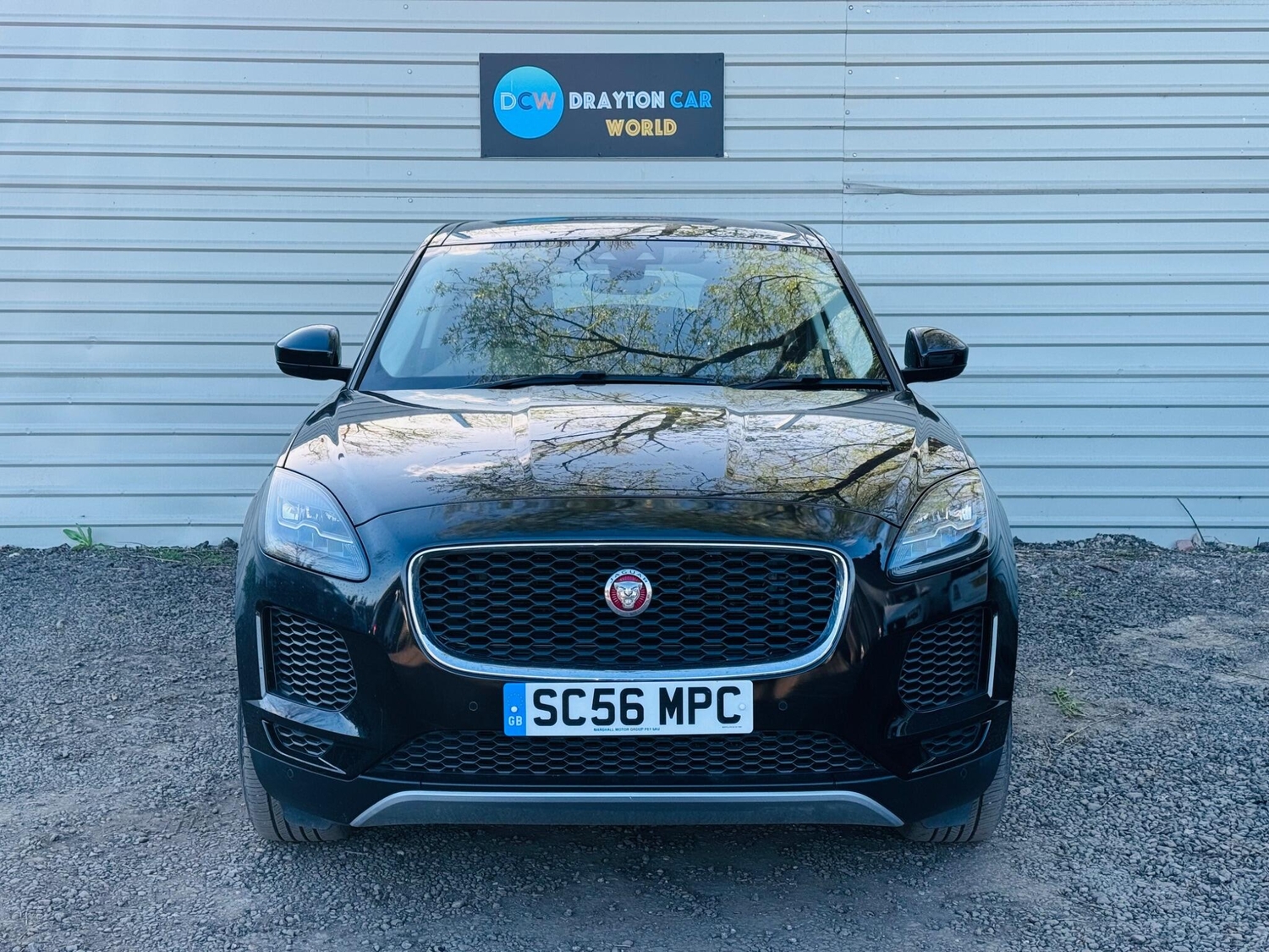 [ berth ]Jaguar E-Pace