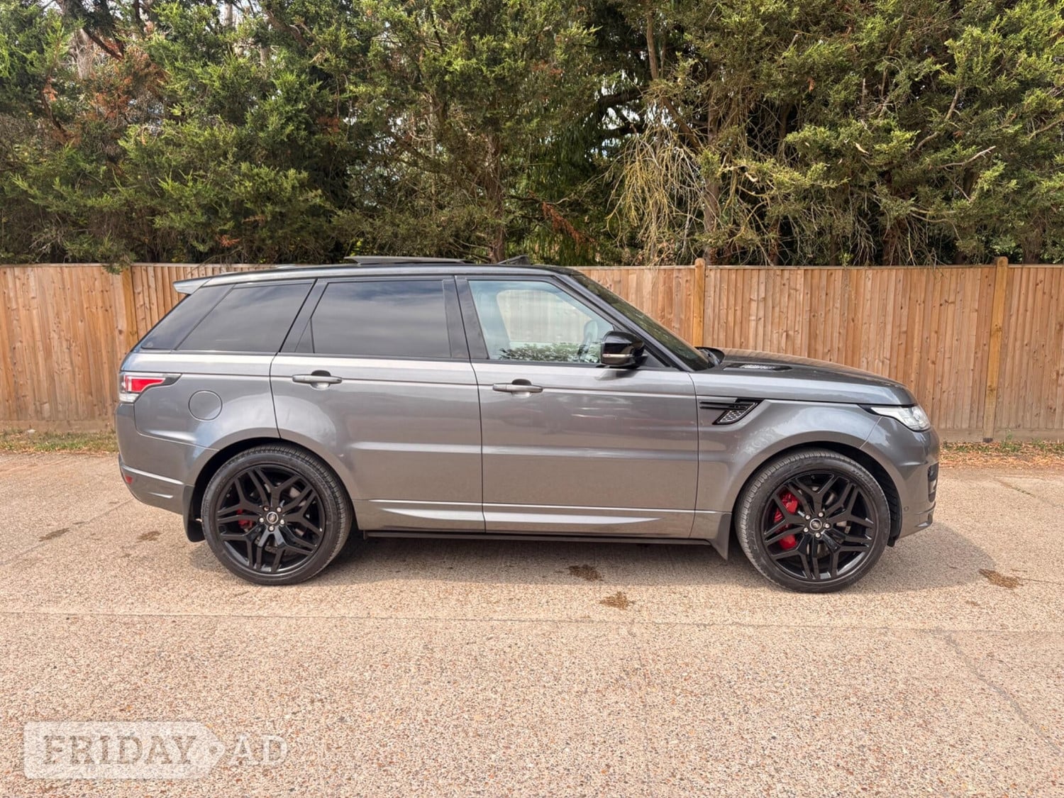 [ berth ]Land Rover Range Rover Sport