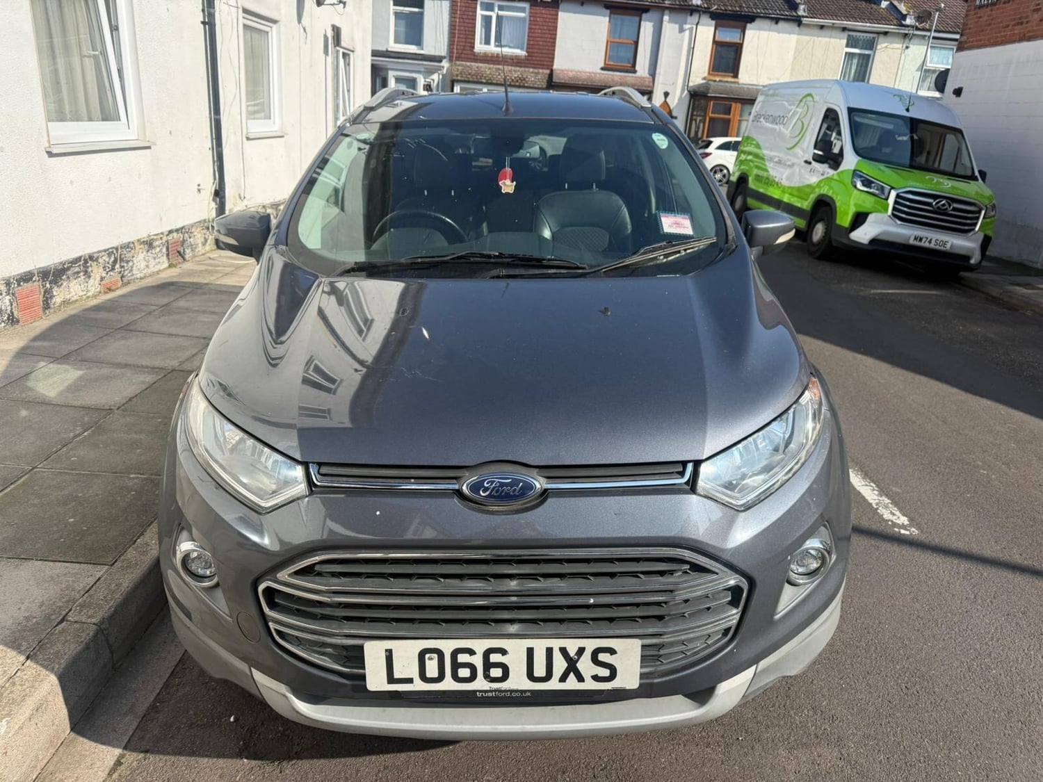 [ berth ]Ford Ecosport