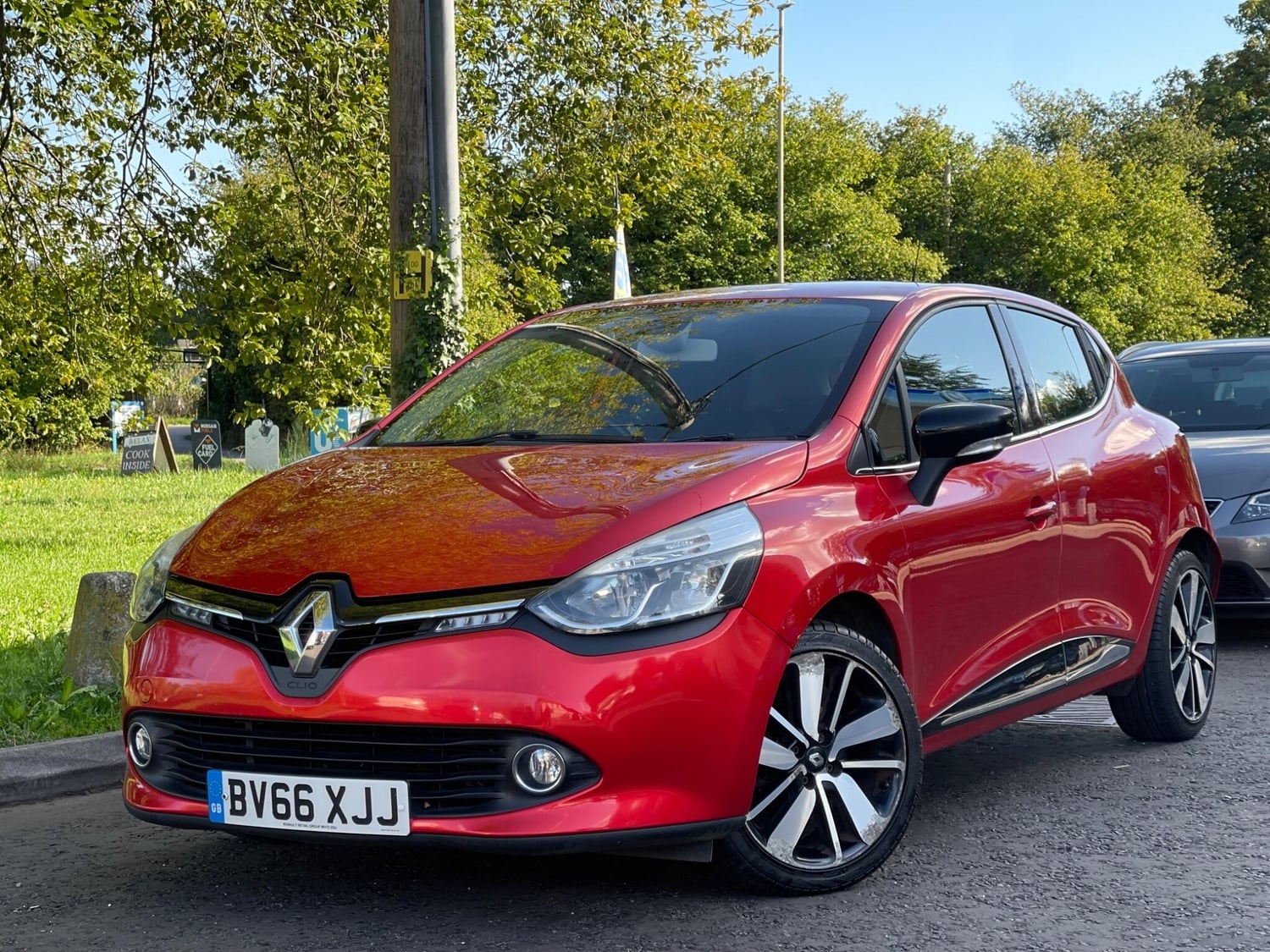 [ berth ]Renault Clio