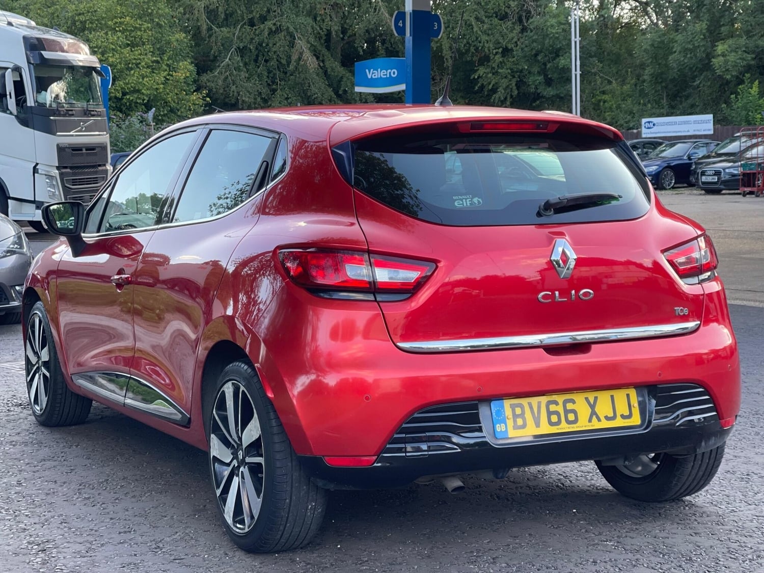Renault Clio 2016 - Cars in Winchester