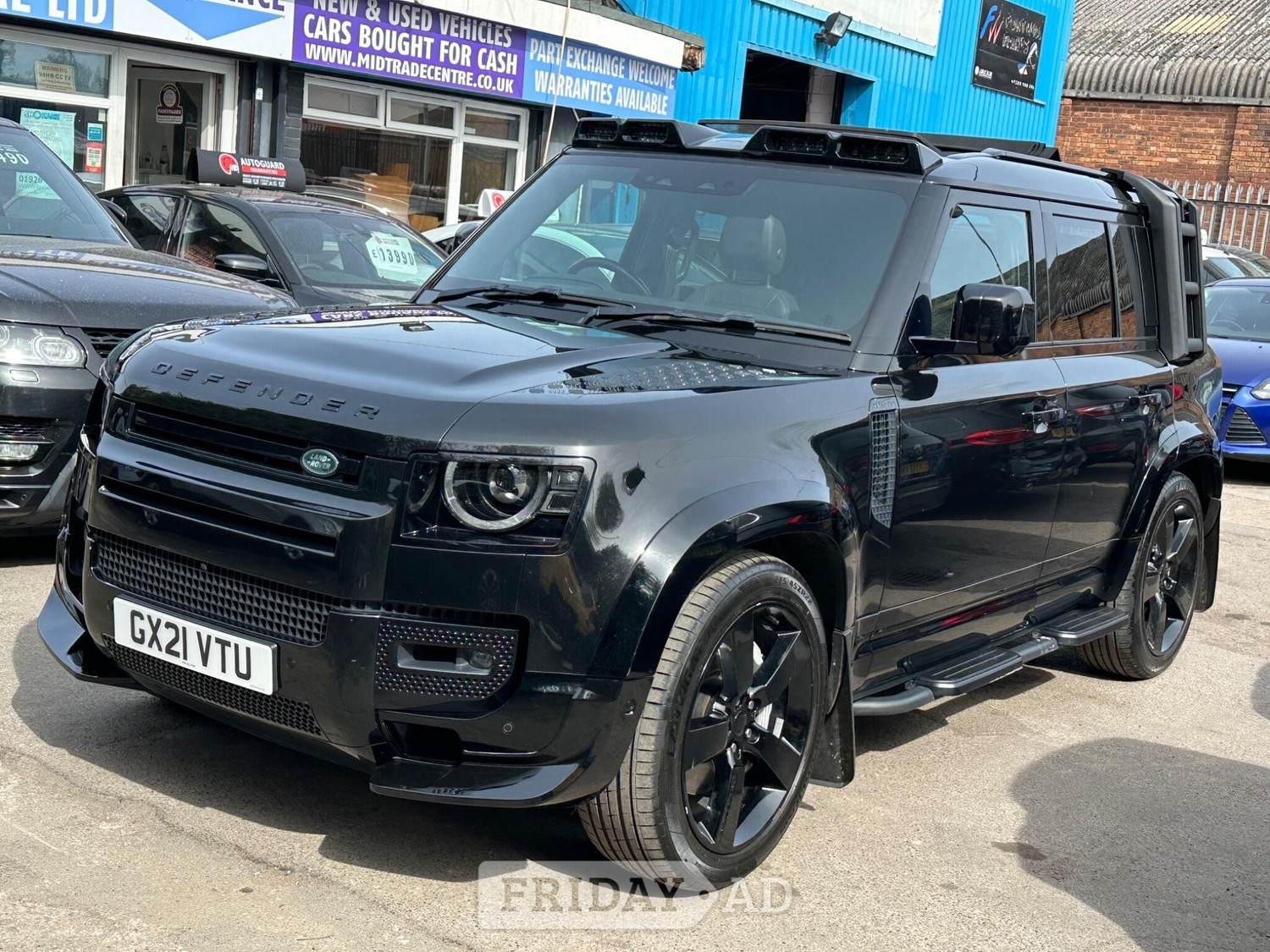 [ berth ]Land Rover Defender 110