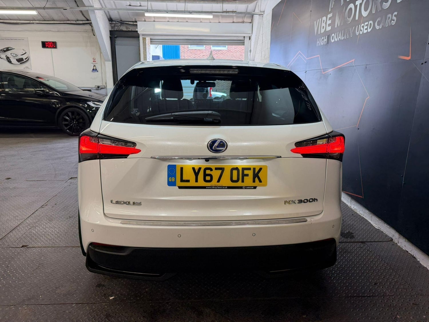 Lexus NX 2017 - Cars in Harrow
