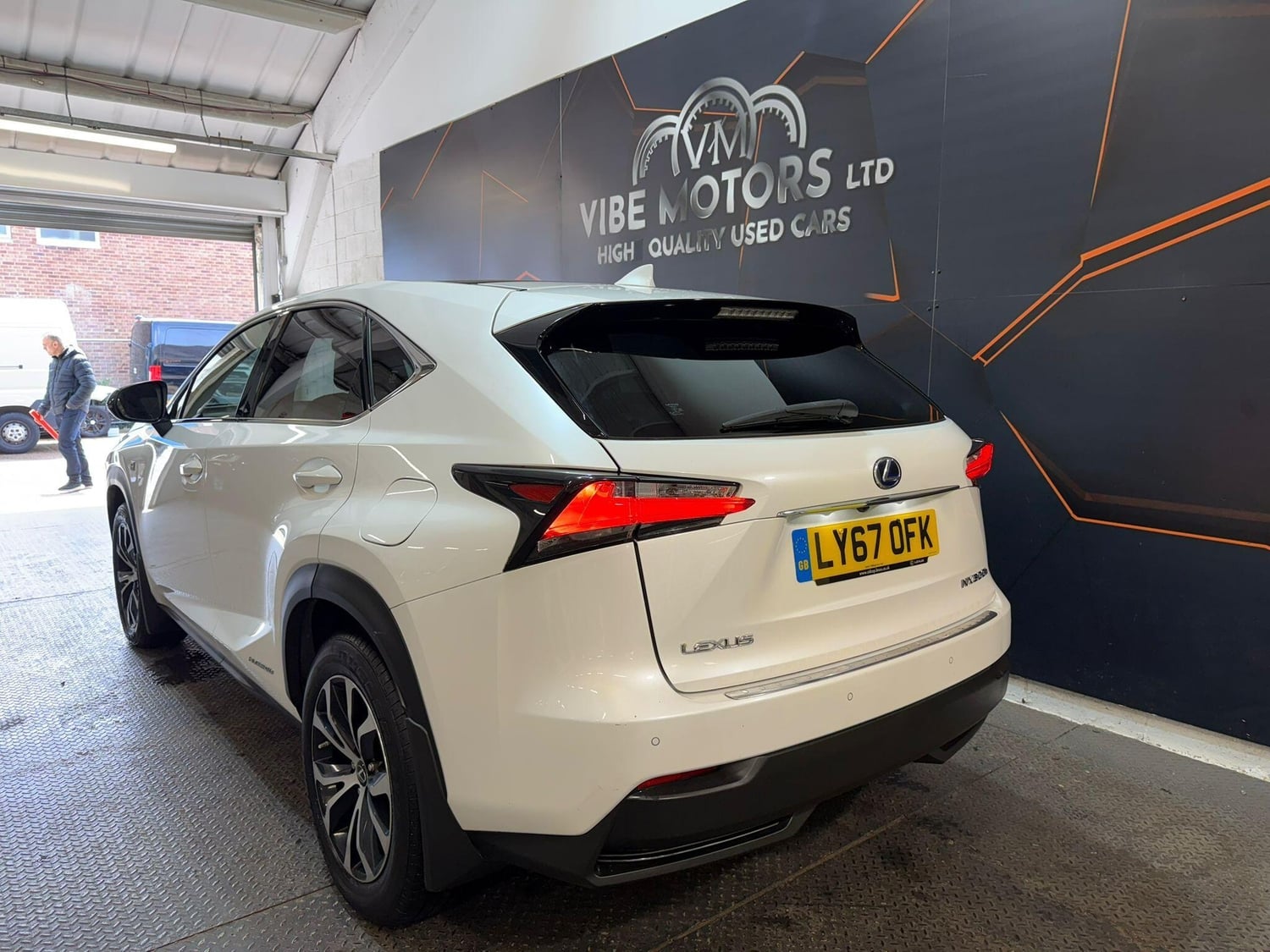 Lexus NX 2017 - Cars