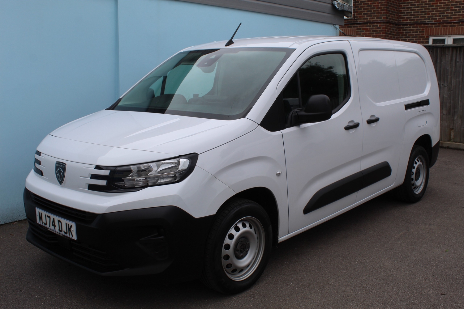 Peugeot Partner 2024 - Vans & Commercial Vehicles