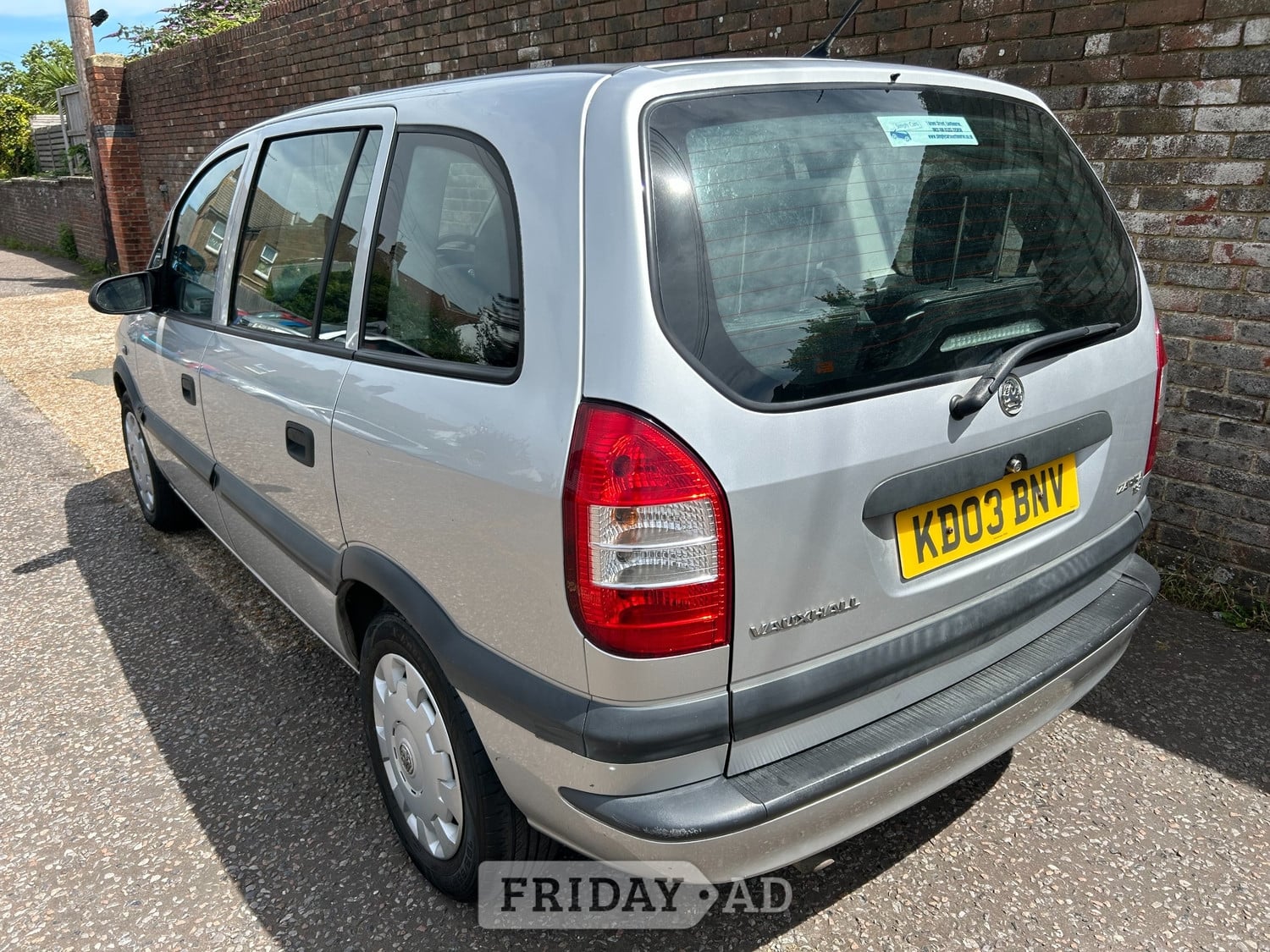Vauxhall Zafira 2003 - Cars in Eastbourne