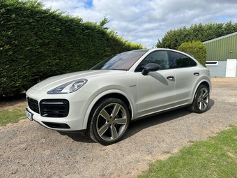 Porsche Cayenne 2022