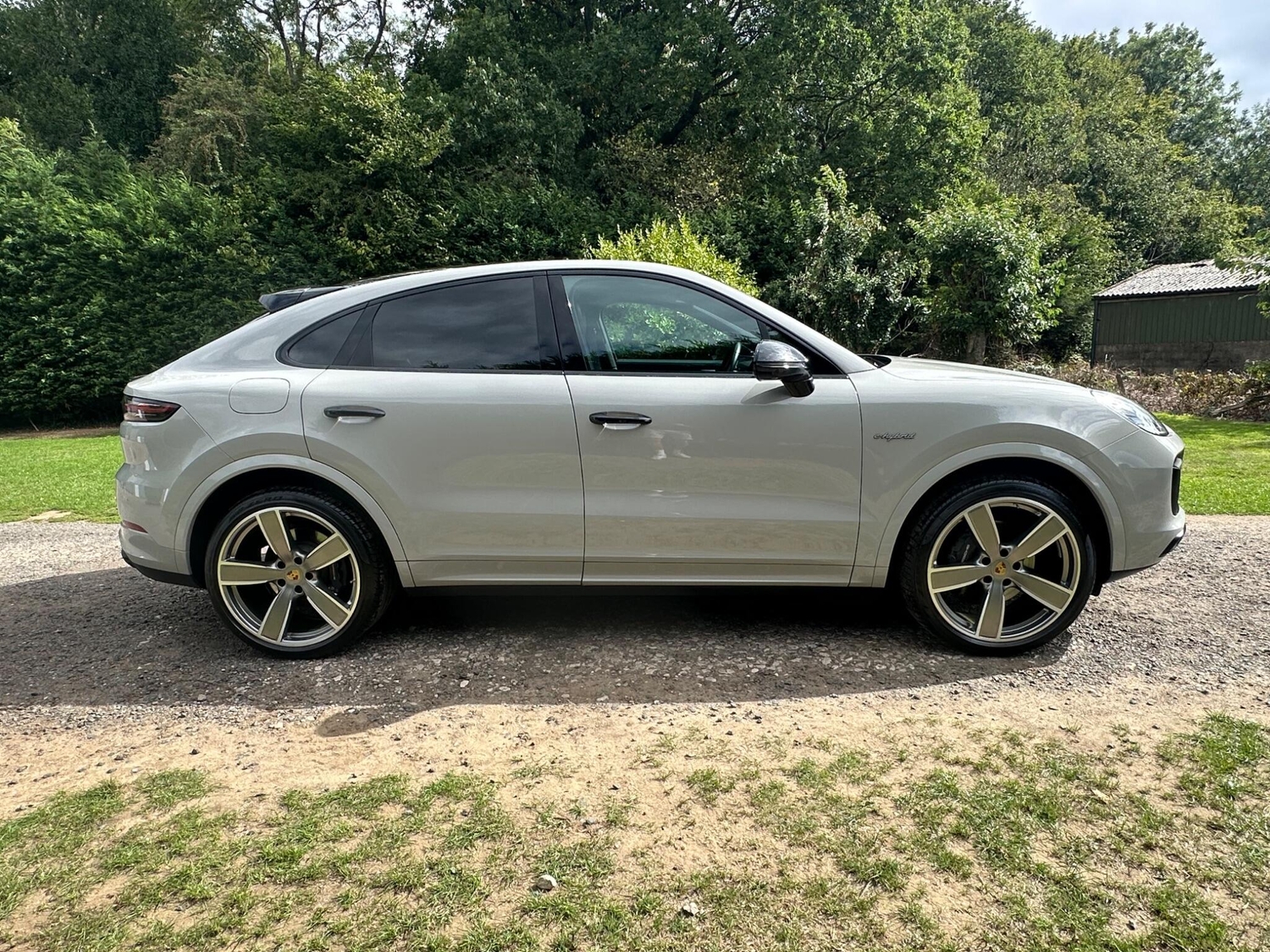 Porsche Cayenne 2022 - Cars