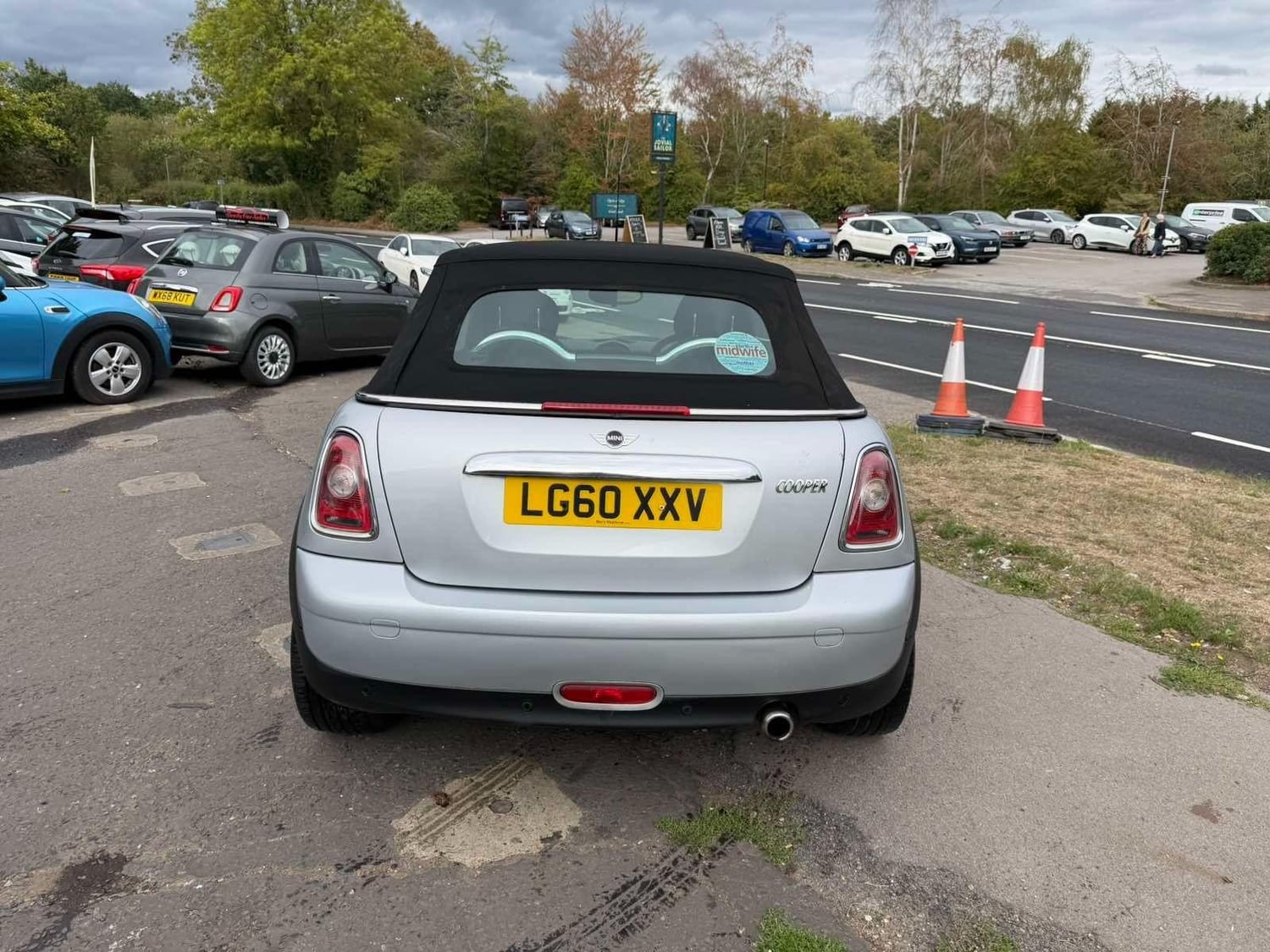 Mini Convertible 2010 - Cars