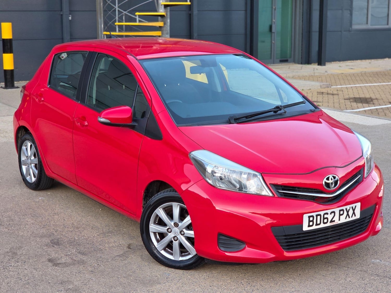 Toyota Yaris 2013 - Cars