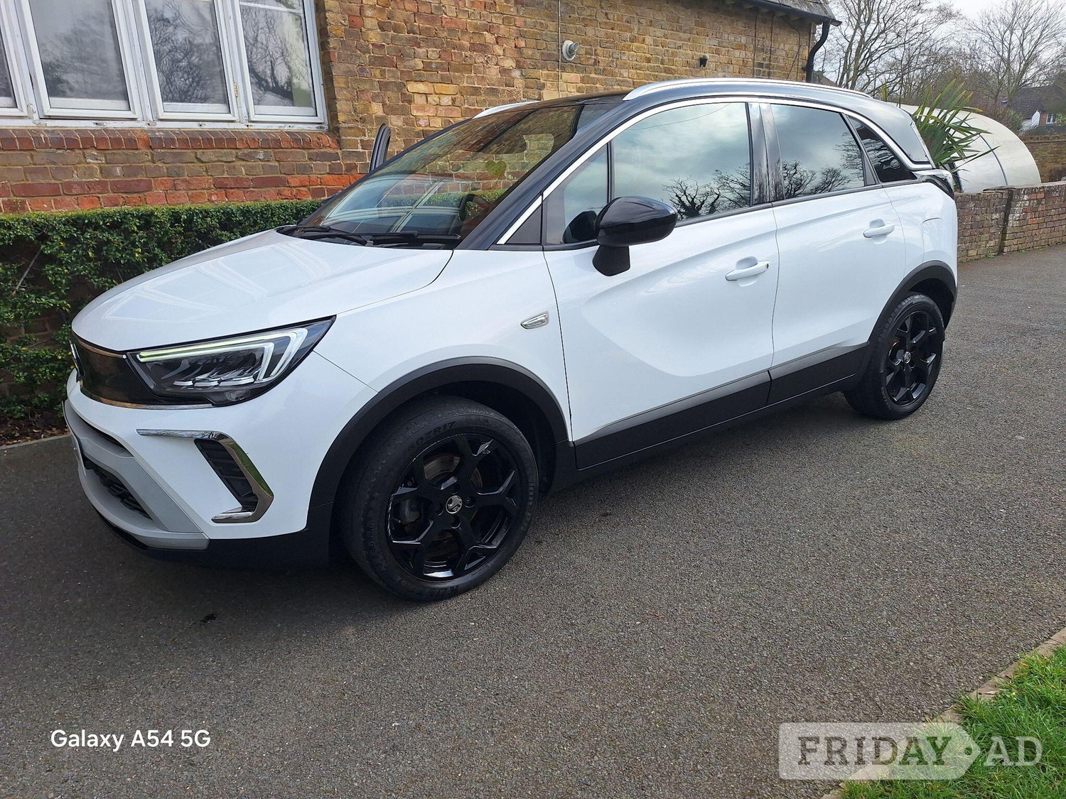 Vauxhall Crossland 2021 in Slough