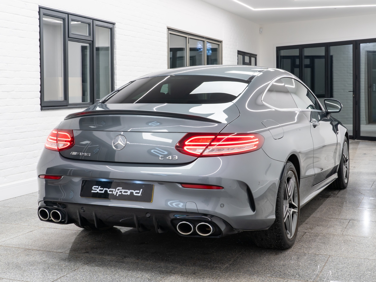 [ berth ]Mercedes-Benz C Class