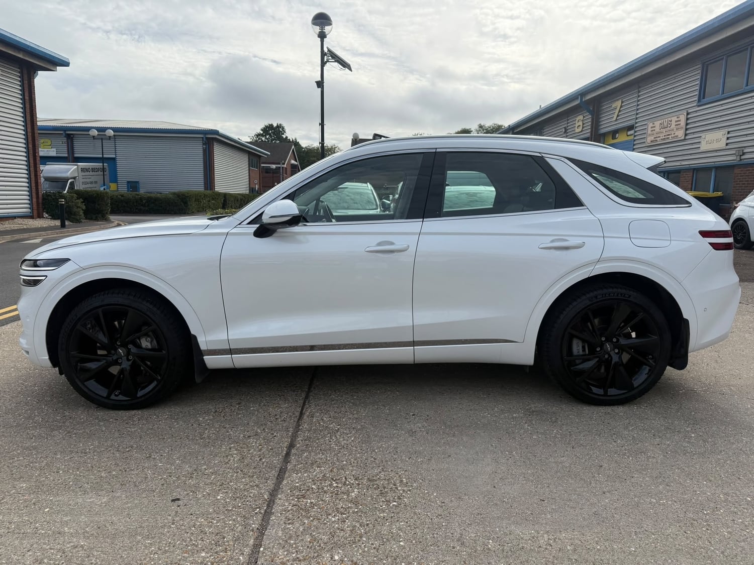 [ berth ]GENESIS GV70