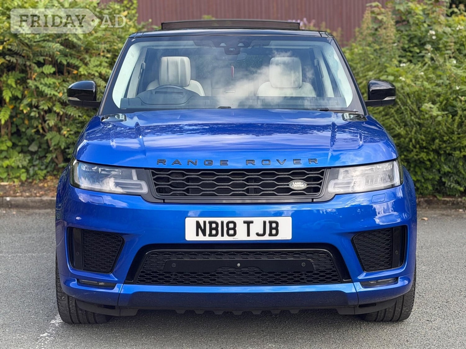 [ berth ]Land Rover Range Rover Sport