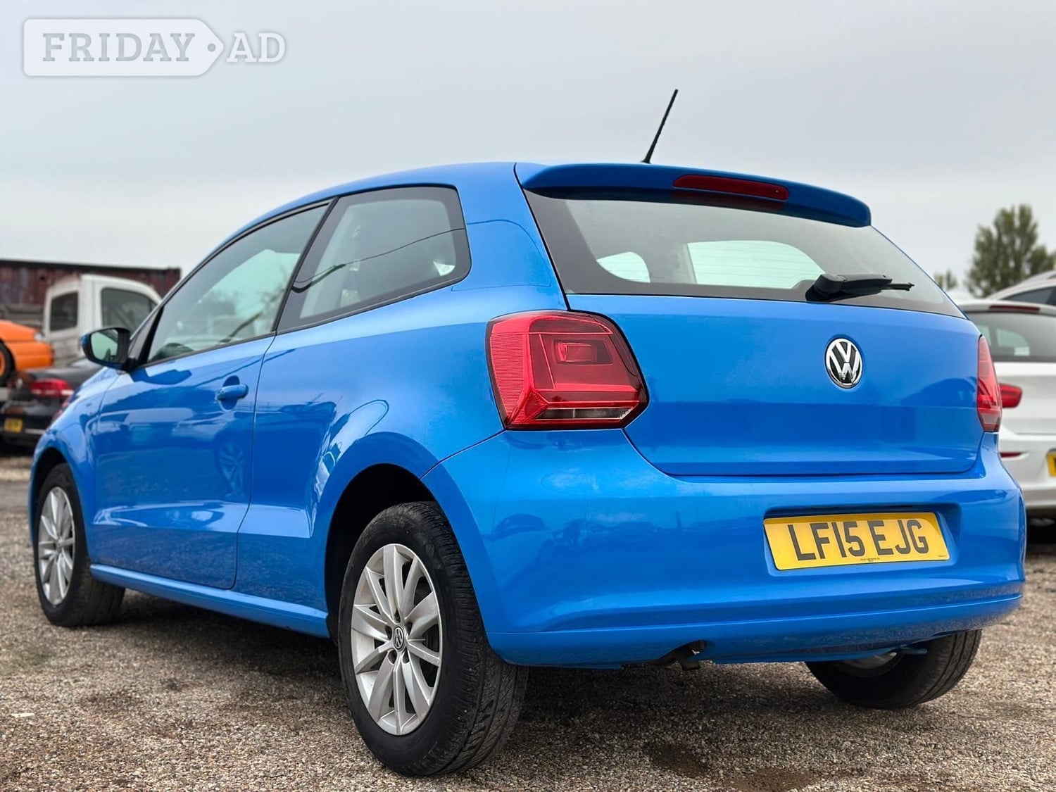 Volkswagen Polo 2015 - Cars