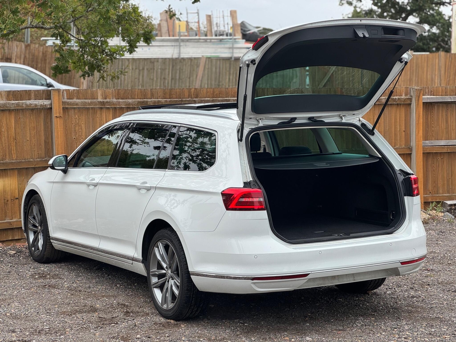 Volkswagen Passat 2017 - Cars in St. Albans