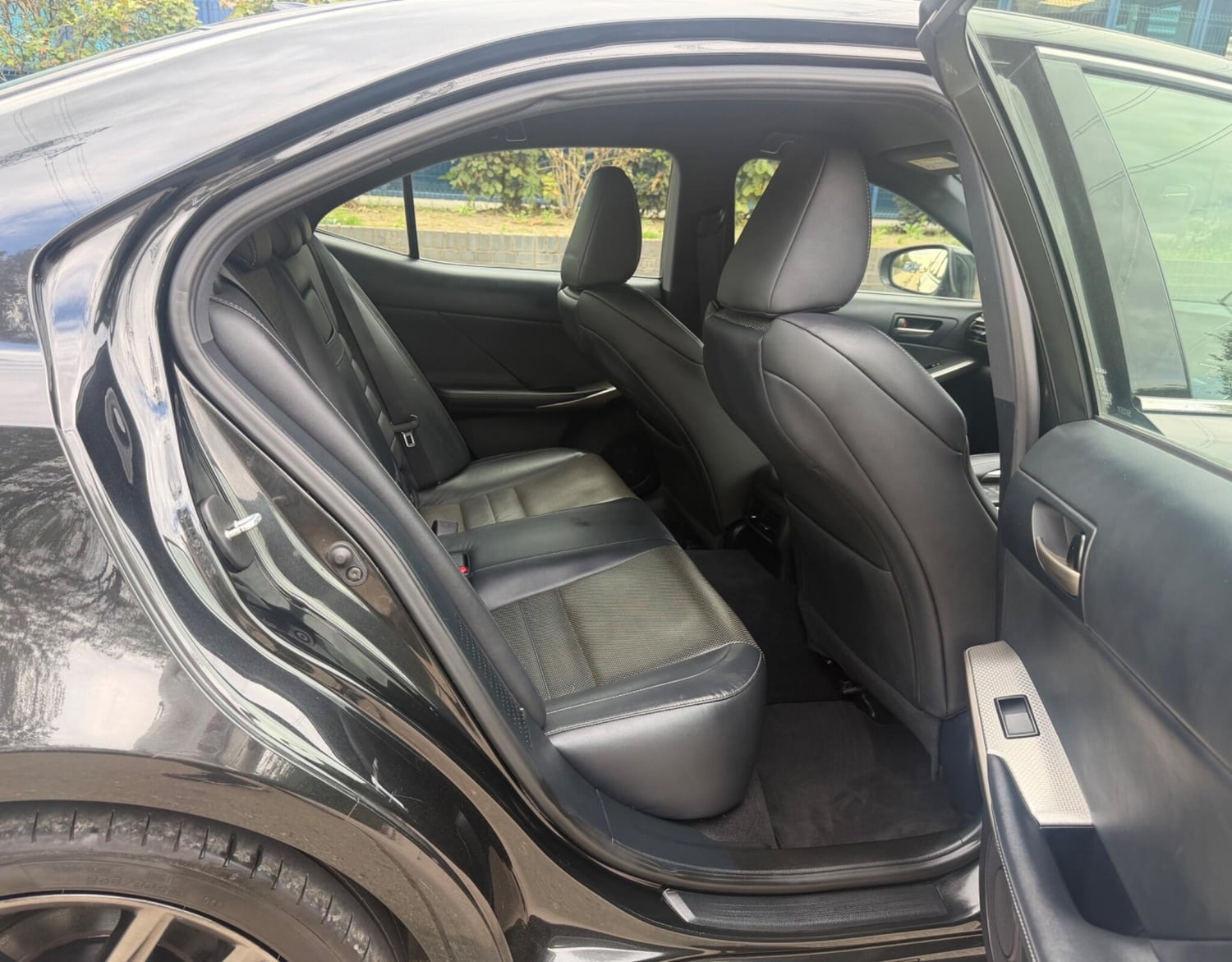 Lexus IS 2018 - Cars in Havering