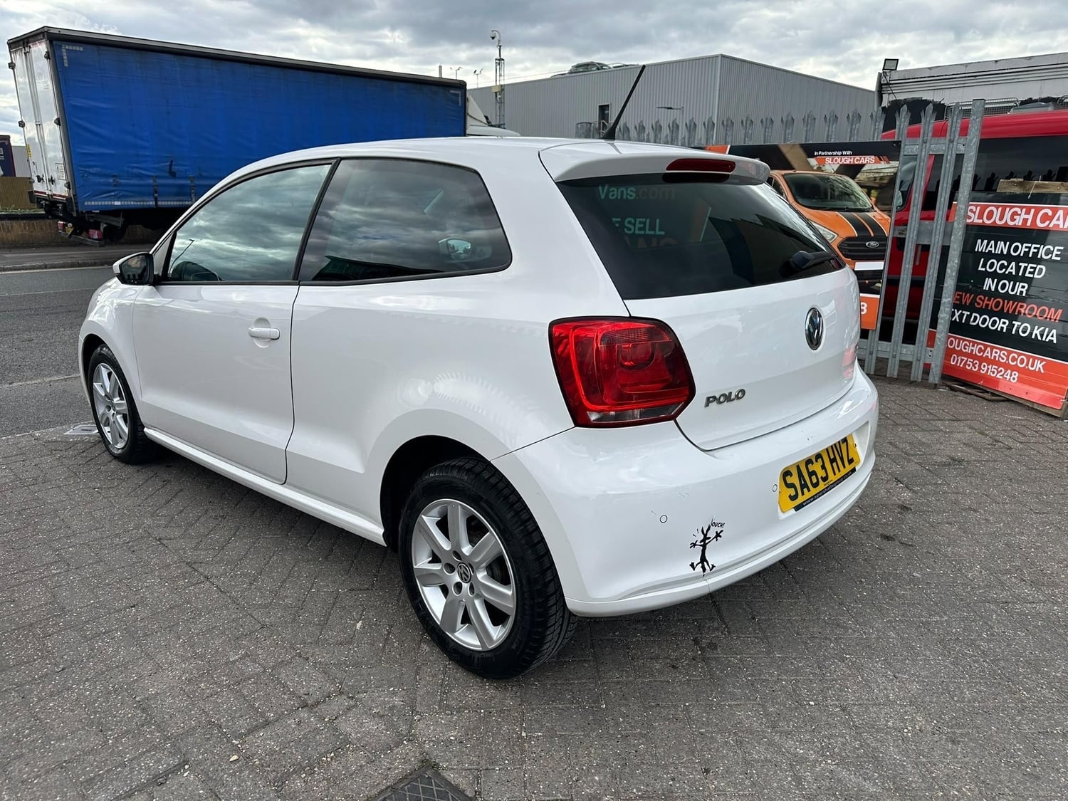 [ berth ]Volkswagen Polo