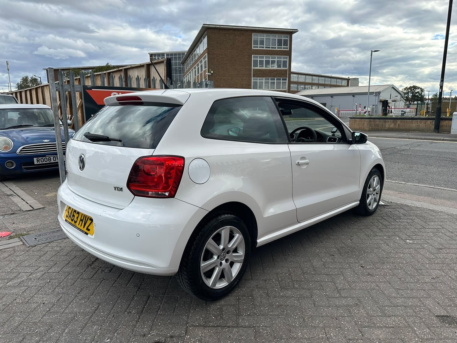 Volkswagen Polo 2013 - Cars in Slough