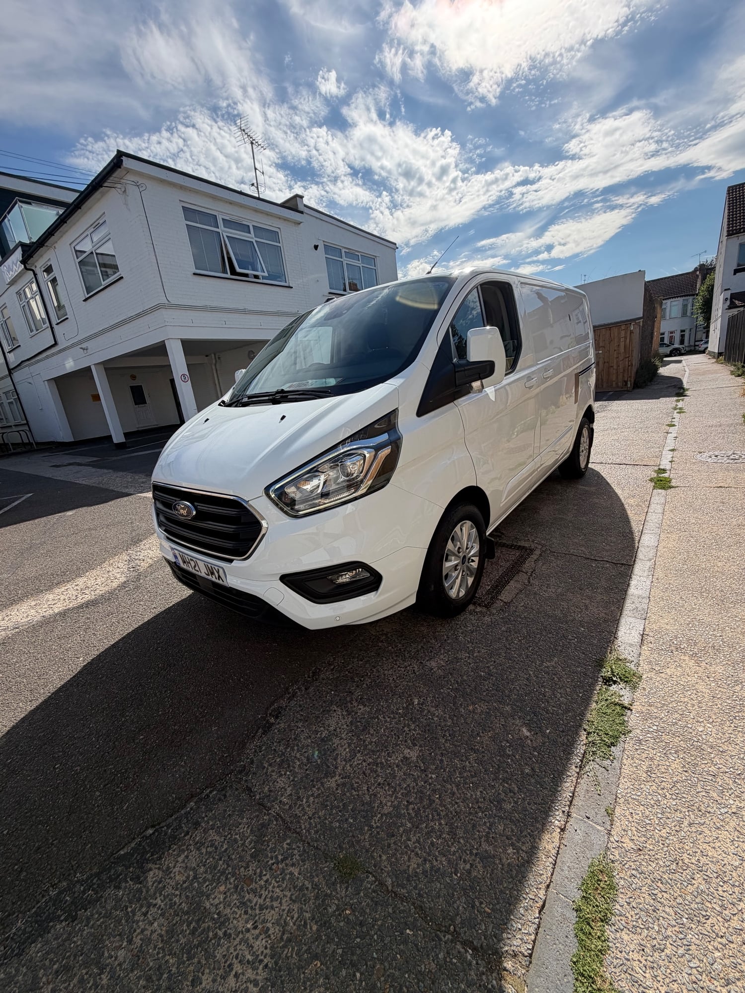 [ berth ]Ford Transit Custom