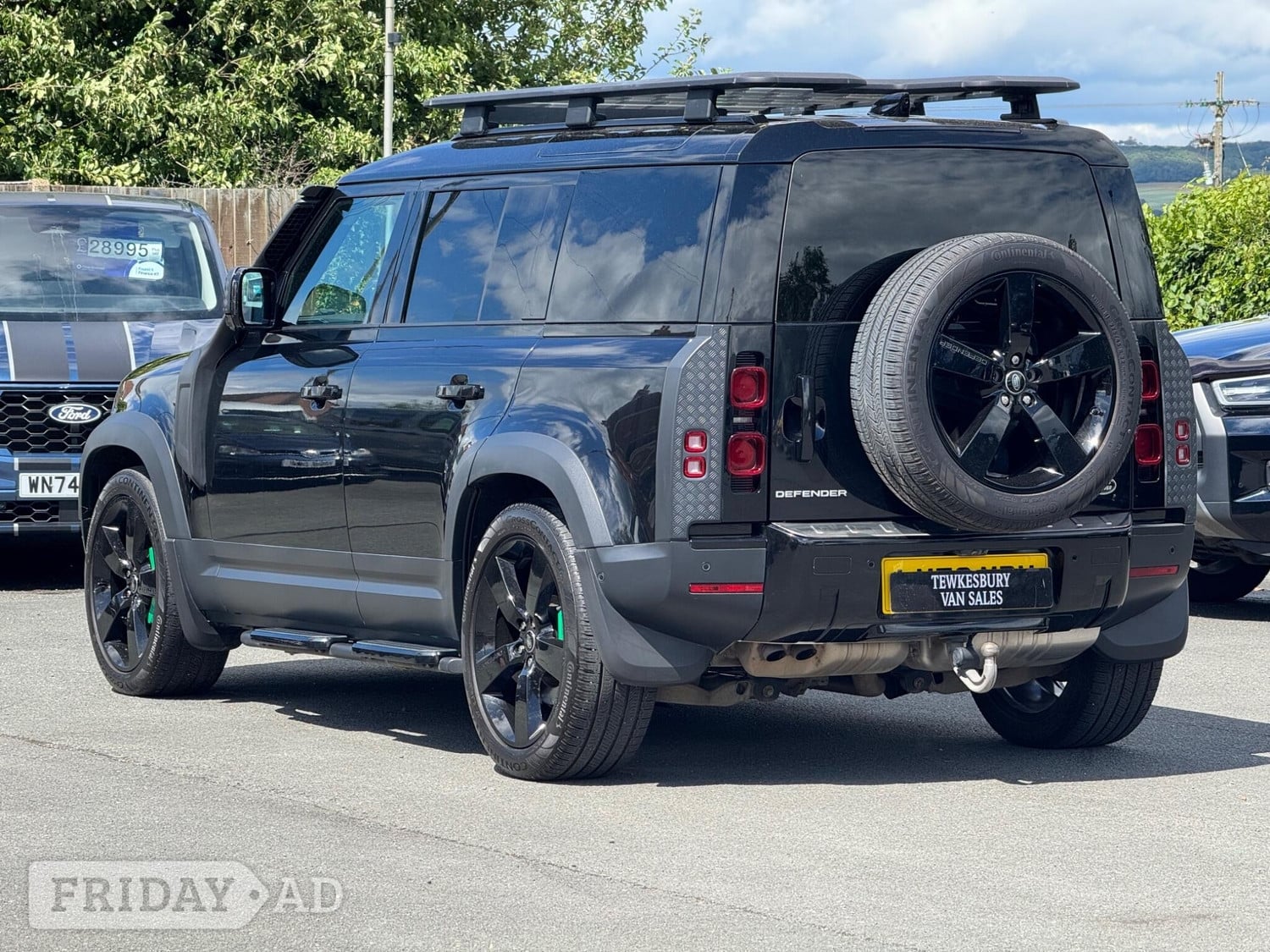 [ berth ]Land Rover Defender 110