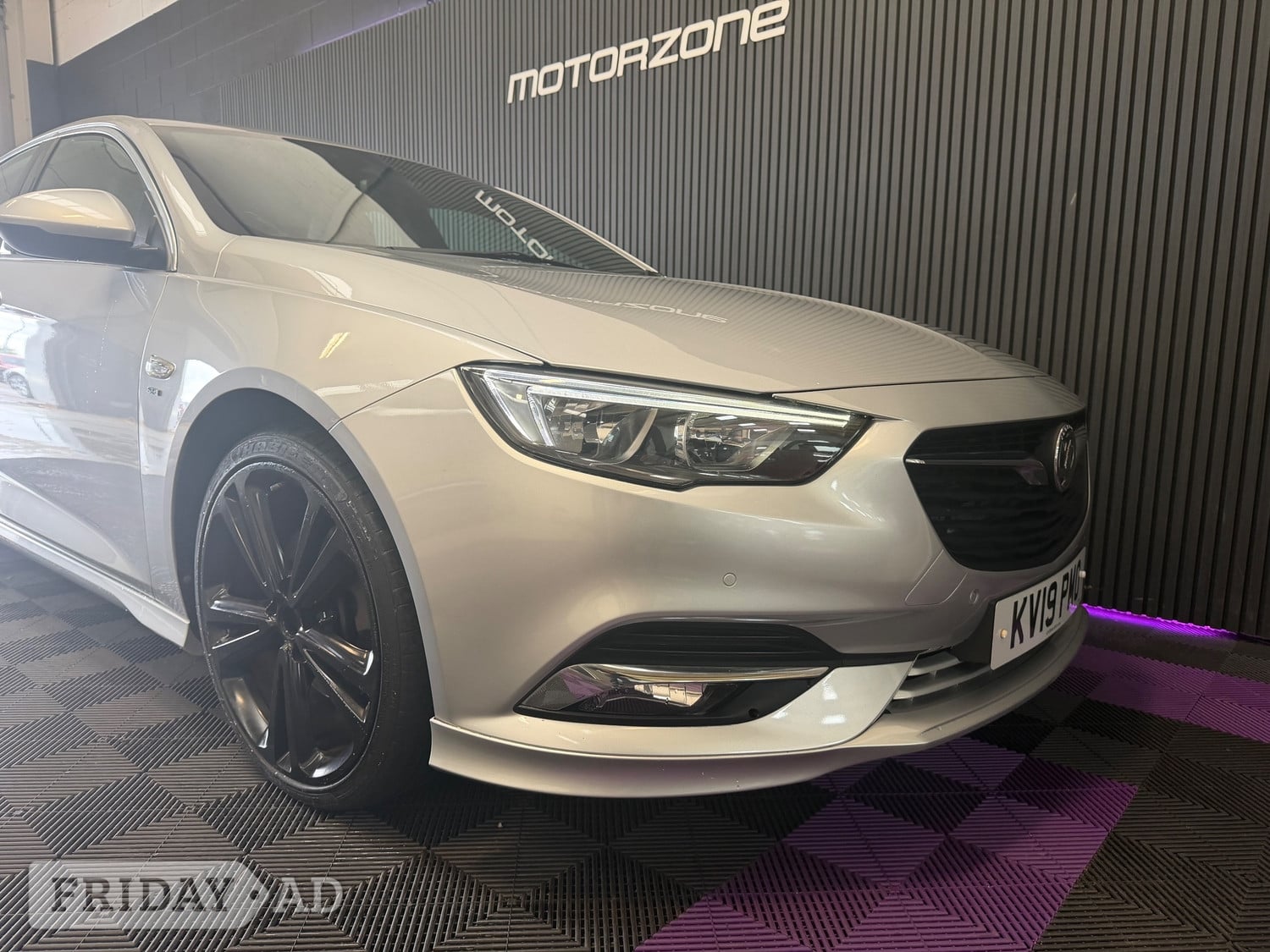 [ berth ]Vauxhall Insignia