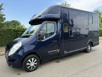 Midland Horseboxes Long Stall Pro Model Renault Master Crew Cab Horsebox
