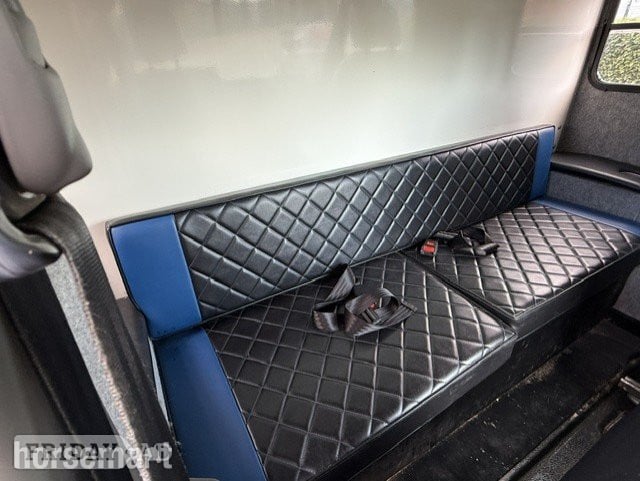Midland Horseboxes Long Stall Pro Model Renault Master Crew Cab Horsebox - Trailers & Horseboxes