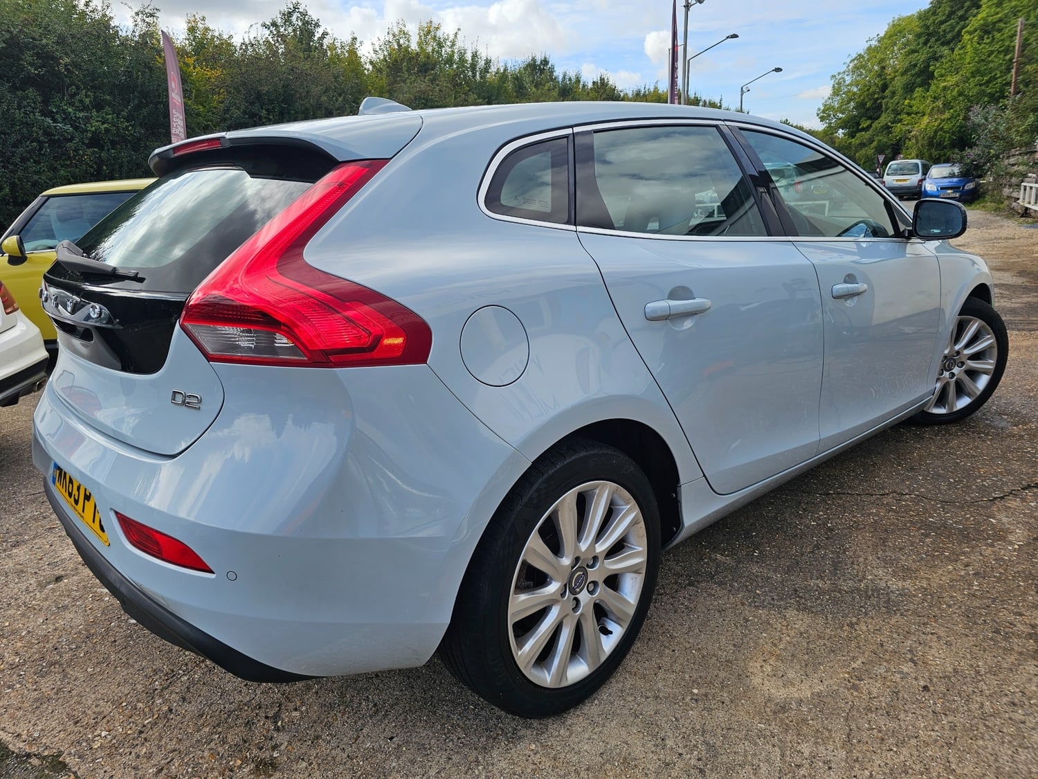 Volvo V40 2013 - Cars in Andover