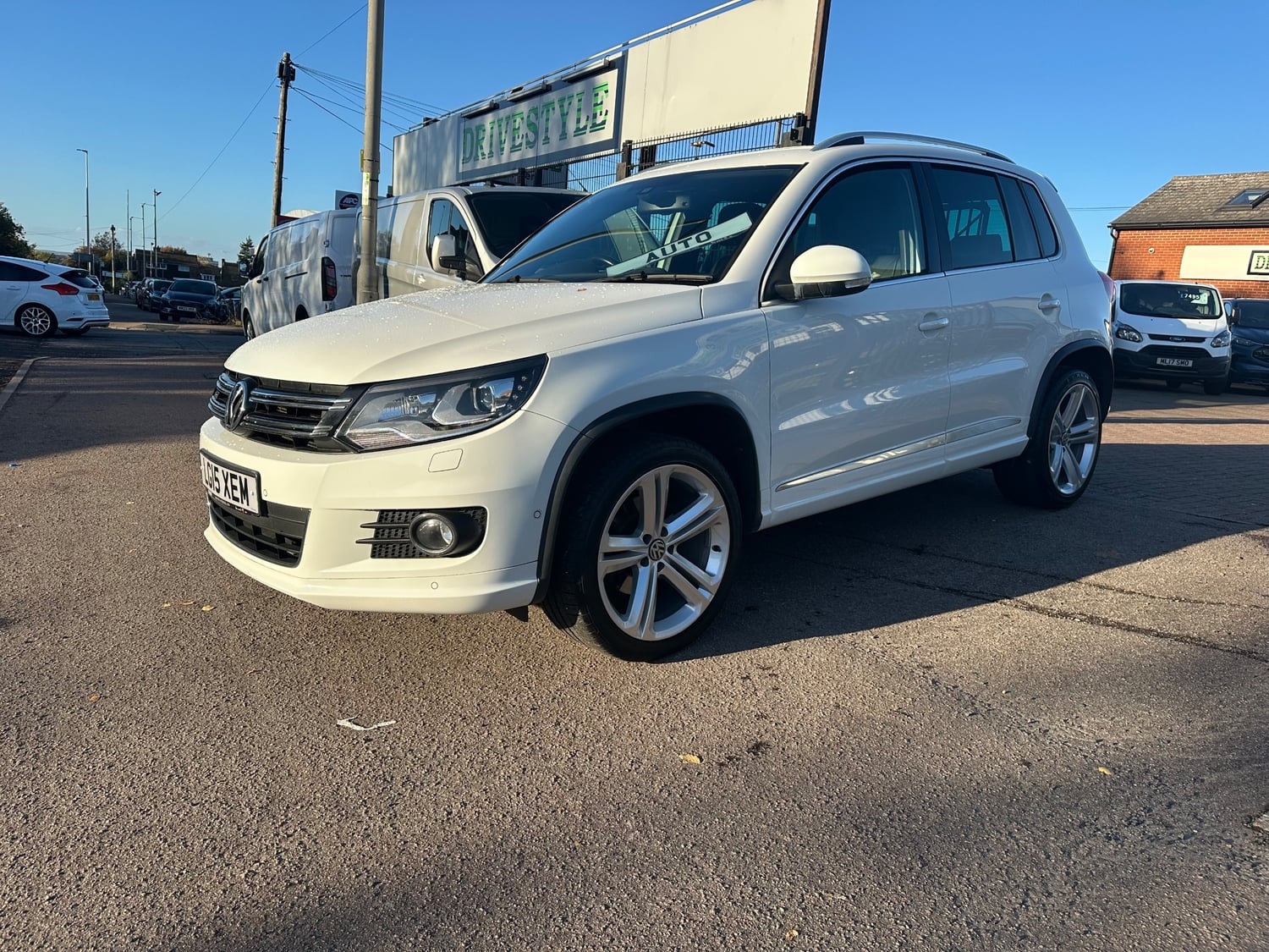 Volkswagen Tiguan 2015 - Cars