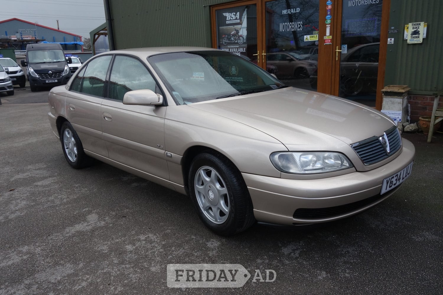 Vauxhall Omega 2001 in Rugeley