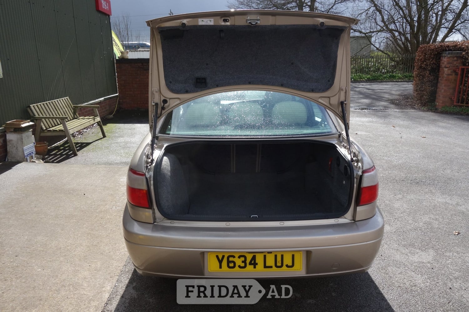 Vauxhall Omega 2001 - Cars